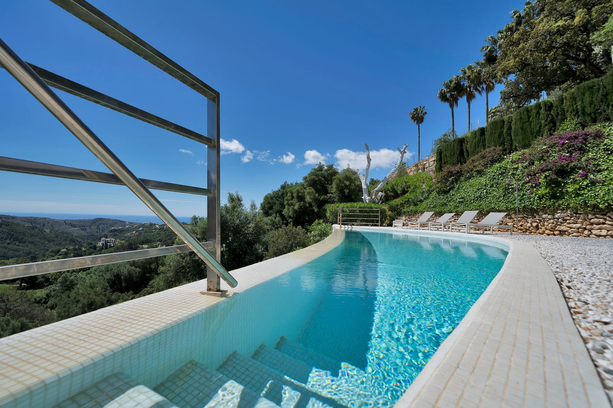 Se vende Villa - Chalet de 5 dormitorios en Costa Del Sol, Málaga, España