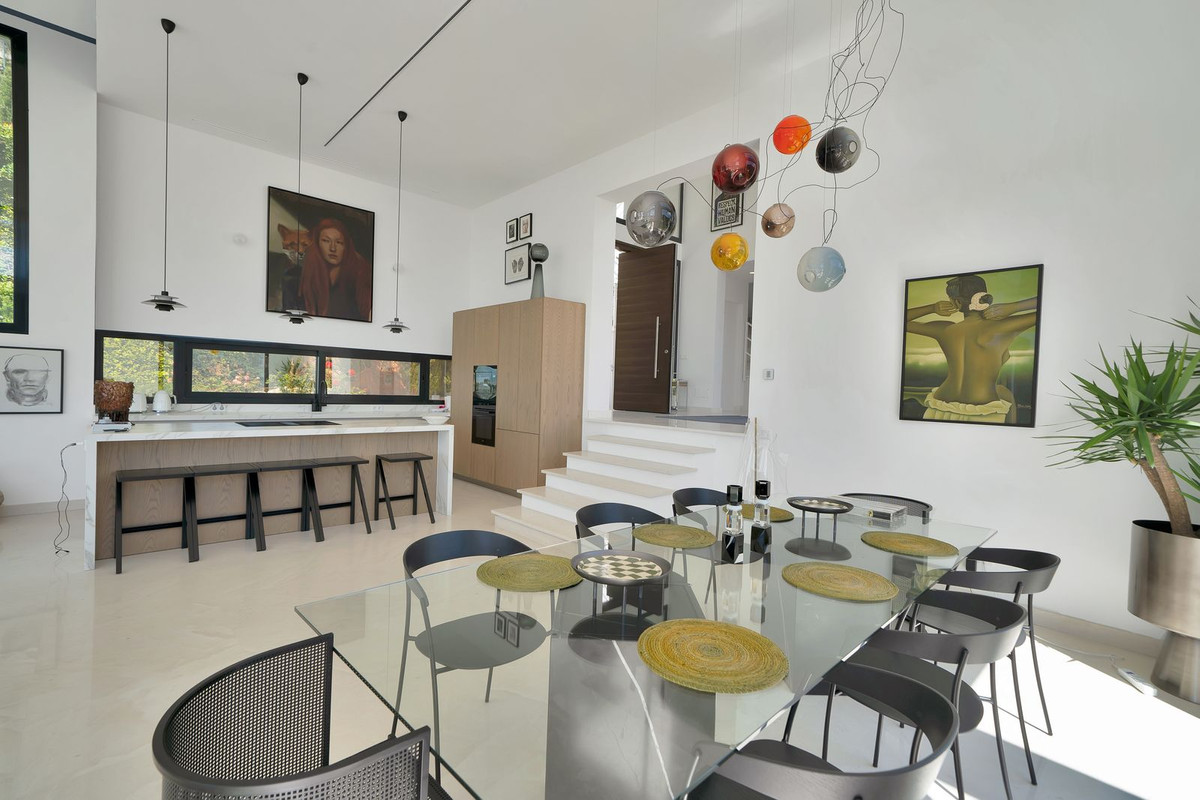 Se vende Villa - Chalet de 5 dormitorios en Costa Del Sol, Málaga, España
