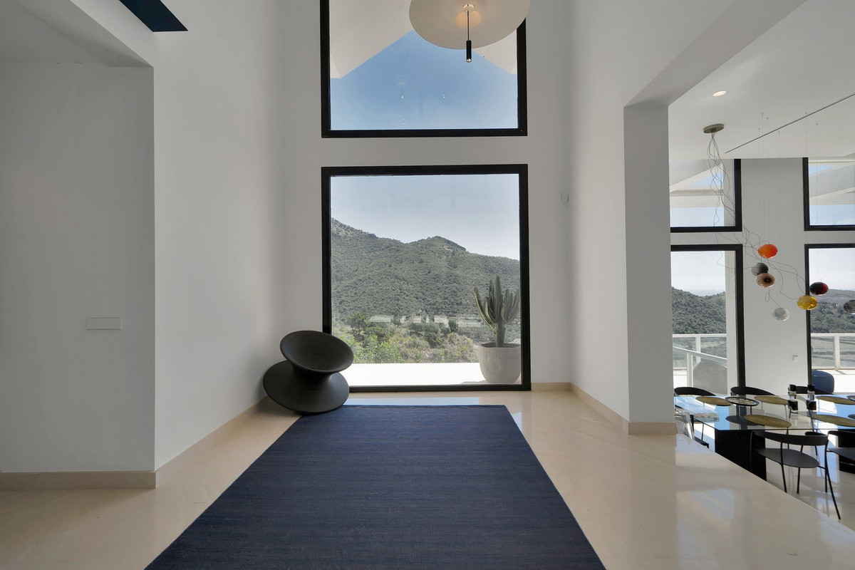 Se vende Villa - Chalet de 5 dormitorios en Costa Del Sol, Málaga, España
