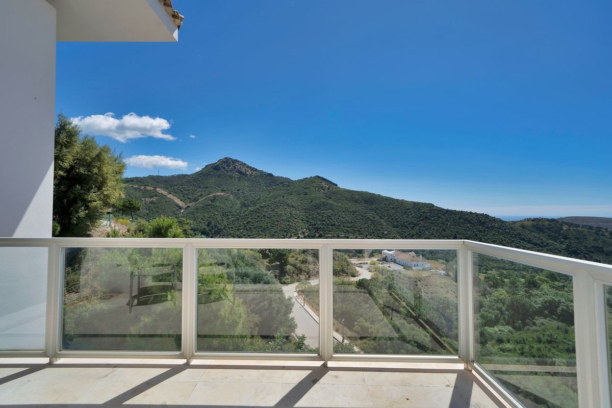 Se vende Villa - Chalet de 5 dormitorios en Costa Del Sol, Málaga, España