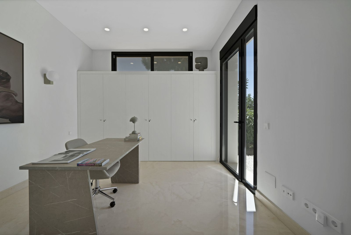 Se vende Villa - Chalet de 5 dormitorios en Costa Del Sol, Málaga, España