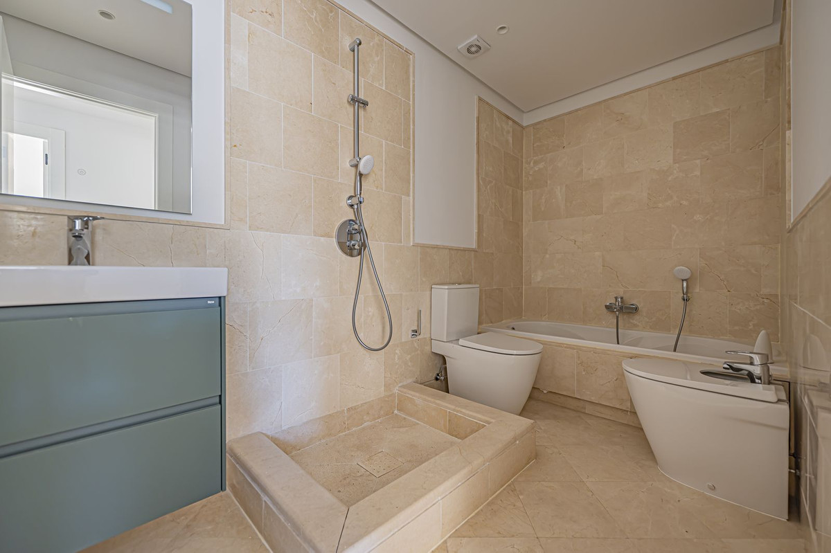 Se vende Apartamento Planta Baja de 2 dormitorios en Costa Del Sol, Málaga, España