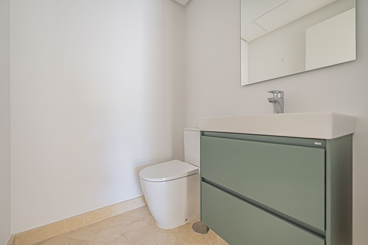 Se vende Apartamento Planta Baja de 2 dormitorios en Costa Del Sol, Málaga, España