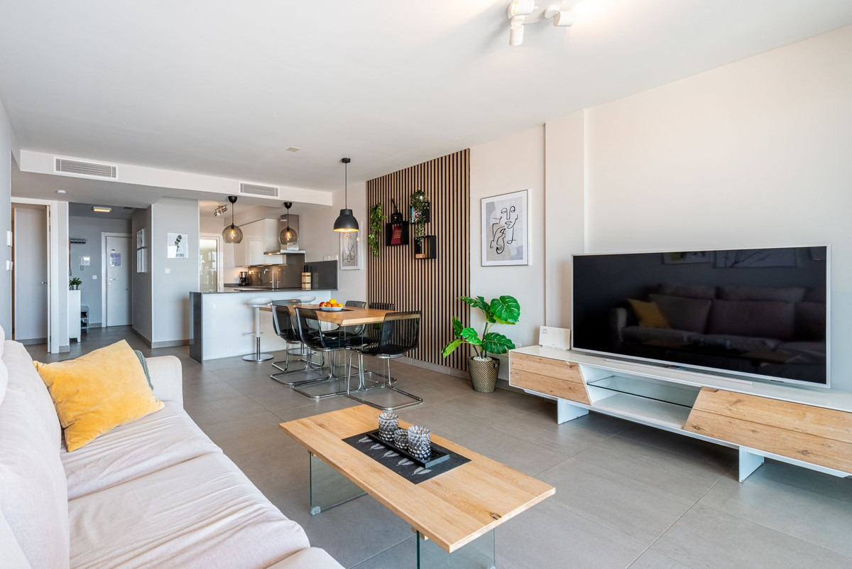 3 Bed Apartment for sale in Fuengirola Costa Del Sol, Málaga, Spain