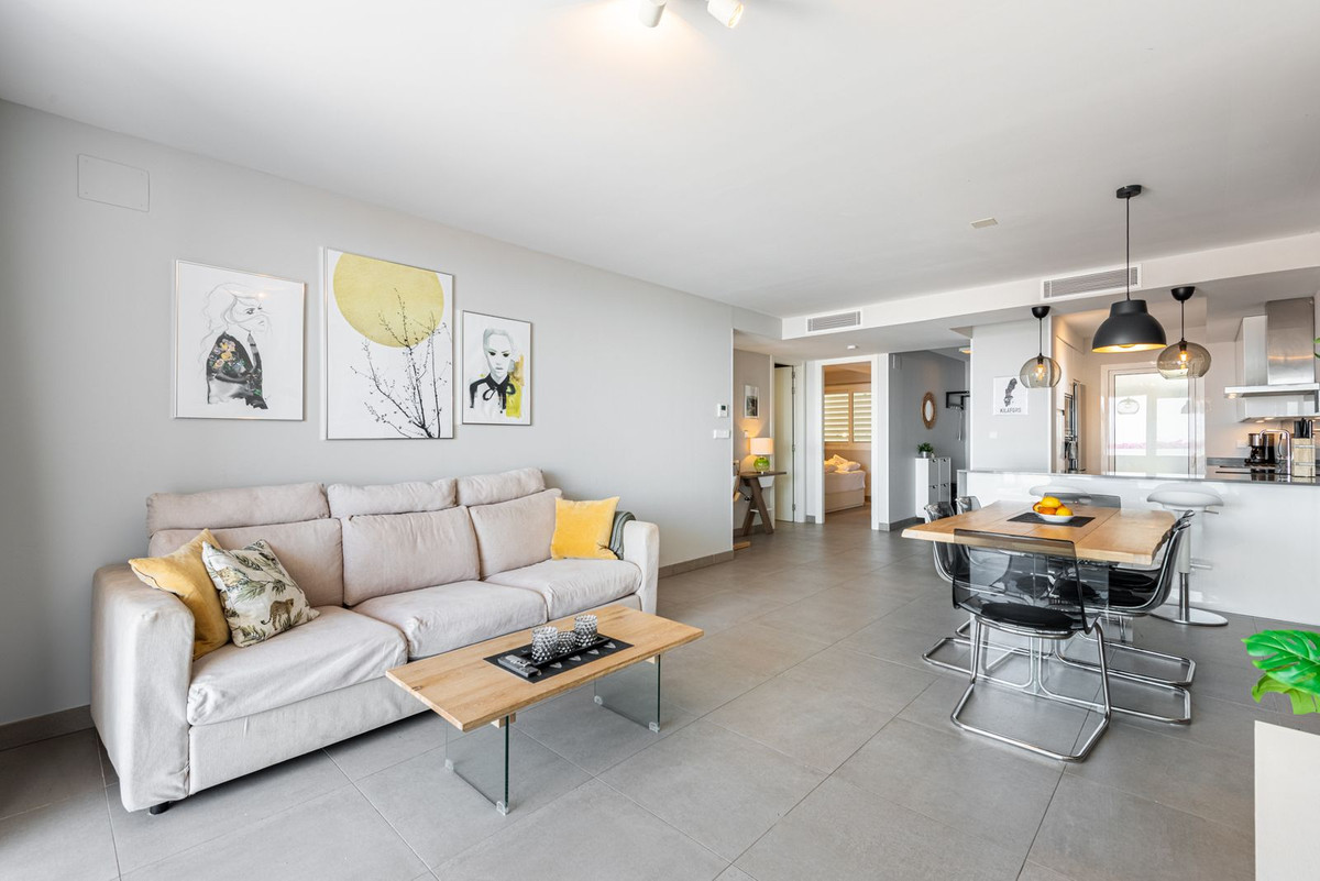 3 Bed Apartment for sale in Fuengirola Costa Del Sol, Málaga, Spain