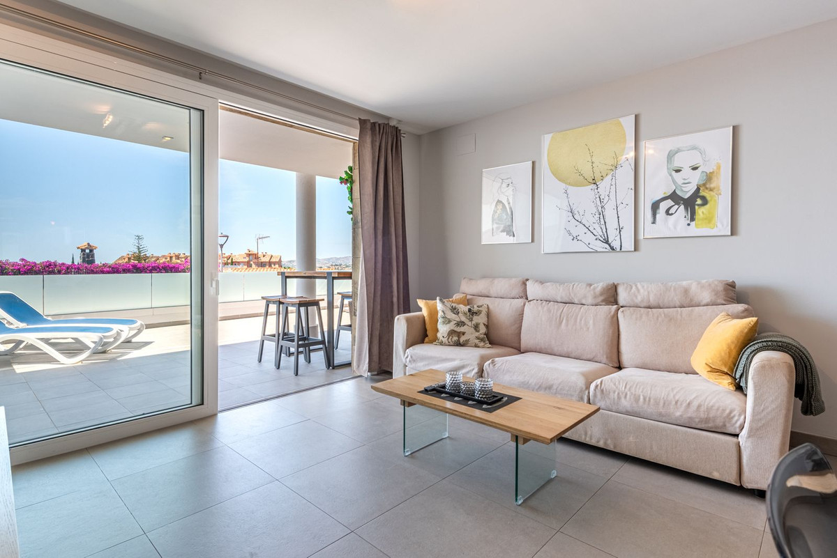 3 Bed Apartment for sale in Fuengirola Costa Del Sol, Málaga, Spain