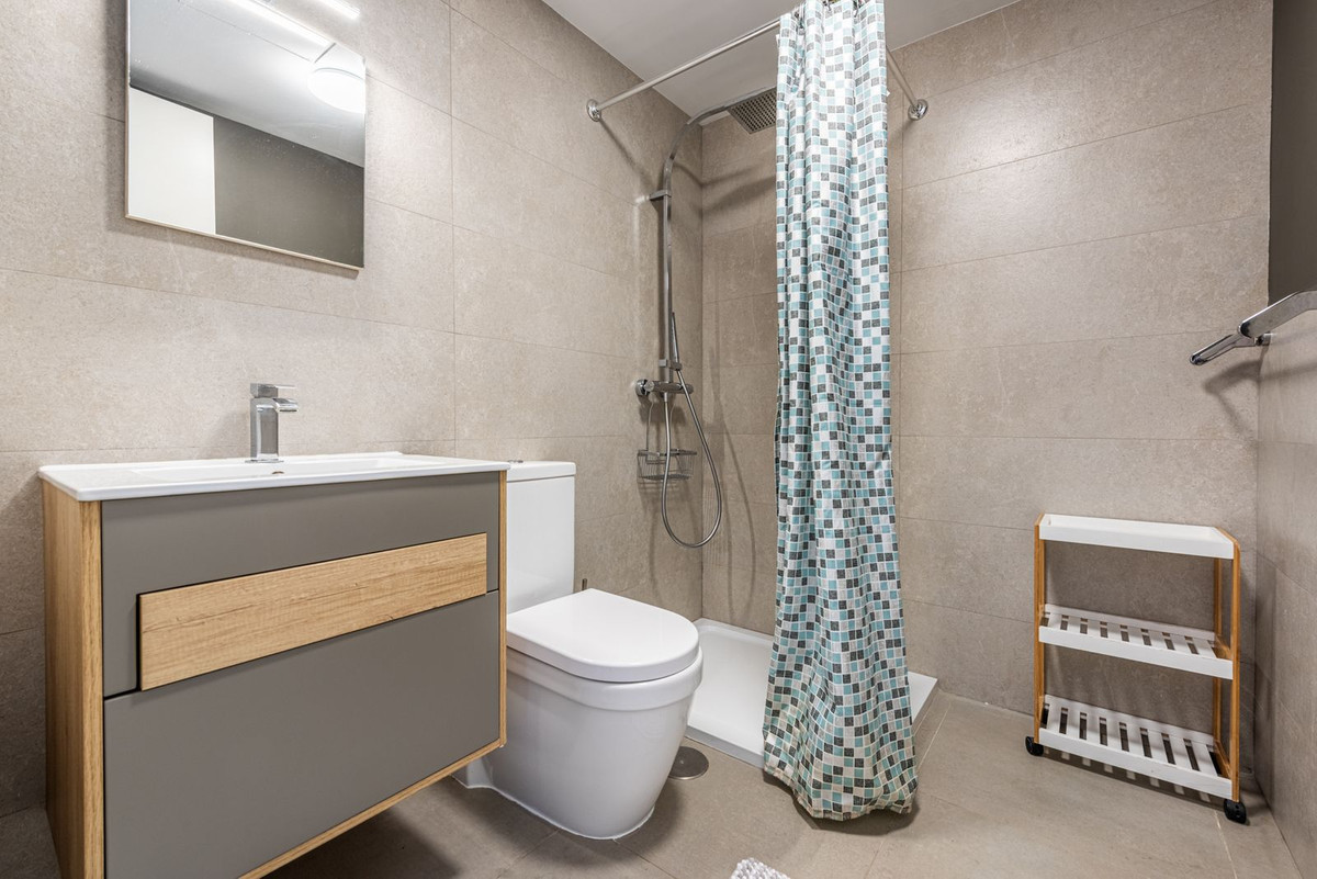 3 Bed Apartment for sale in Fuengirola Costa Del Sol, Málaga, Spain