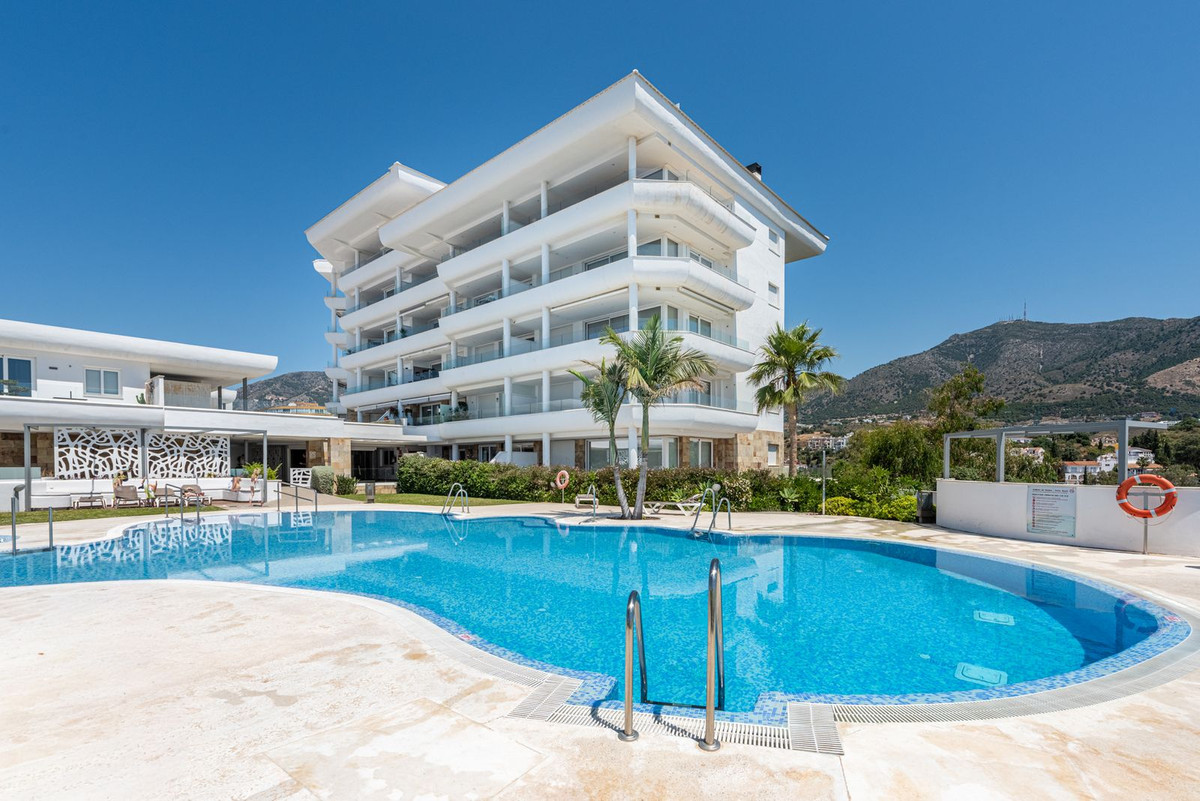 3 Bed Apartment for sale in Fuengirola Costa Del Sol, Málaga, Spain