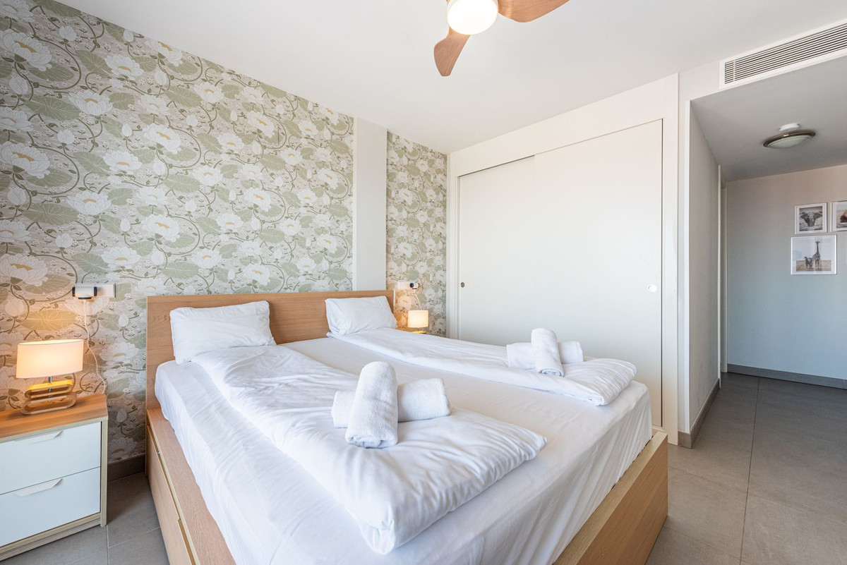 3 Bed Apartment for sale in Fuengirola Costa Del Sol, Málaga, Spain