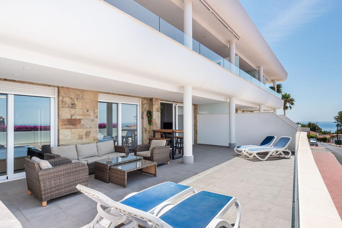 3 Bed Apartment for sale in Fuengirola Costa Del Sol, Málaga, Spain