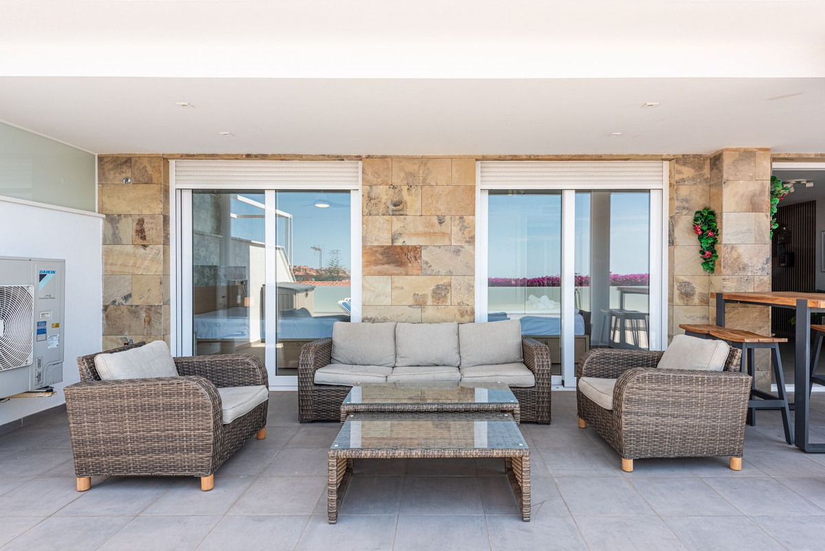 3 Bed Apartment for sale in Fuengirola Costa Del Sol, Málaga, Spain