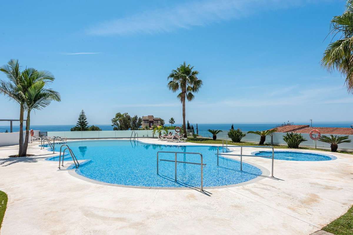 3 Bed Apartment for sale in Fuengirola Costa Del Sol, Málaga, Spain