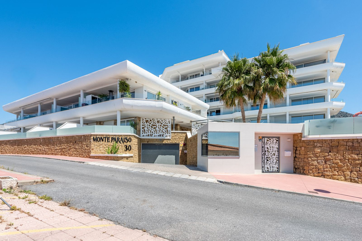 3 Bed Apartment for sale in Fuengirola Costa Del Sol, Málaga, Spain