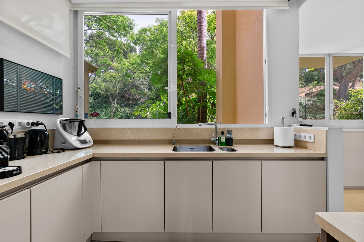 5 Bed Apartment for sale in Río Real Costa Del Sol, Málaga, Spain