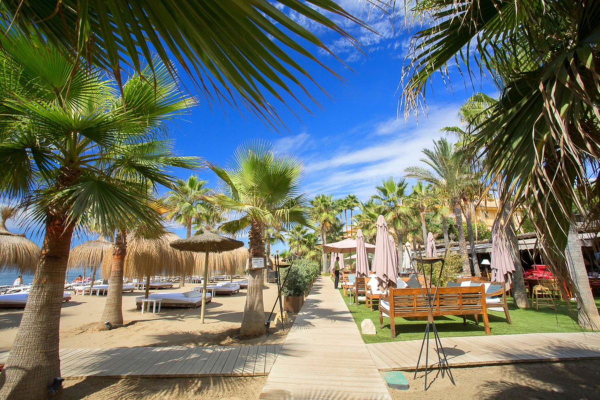 5 Bed Apartment for sale in Río Real Costa Del Sol, Málaga, Spain