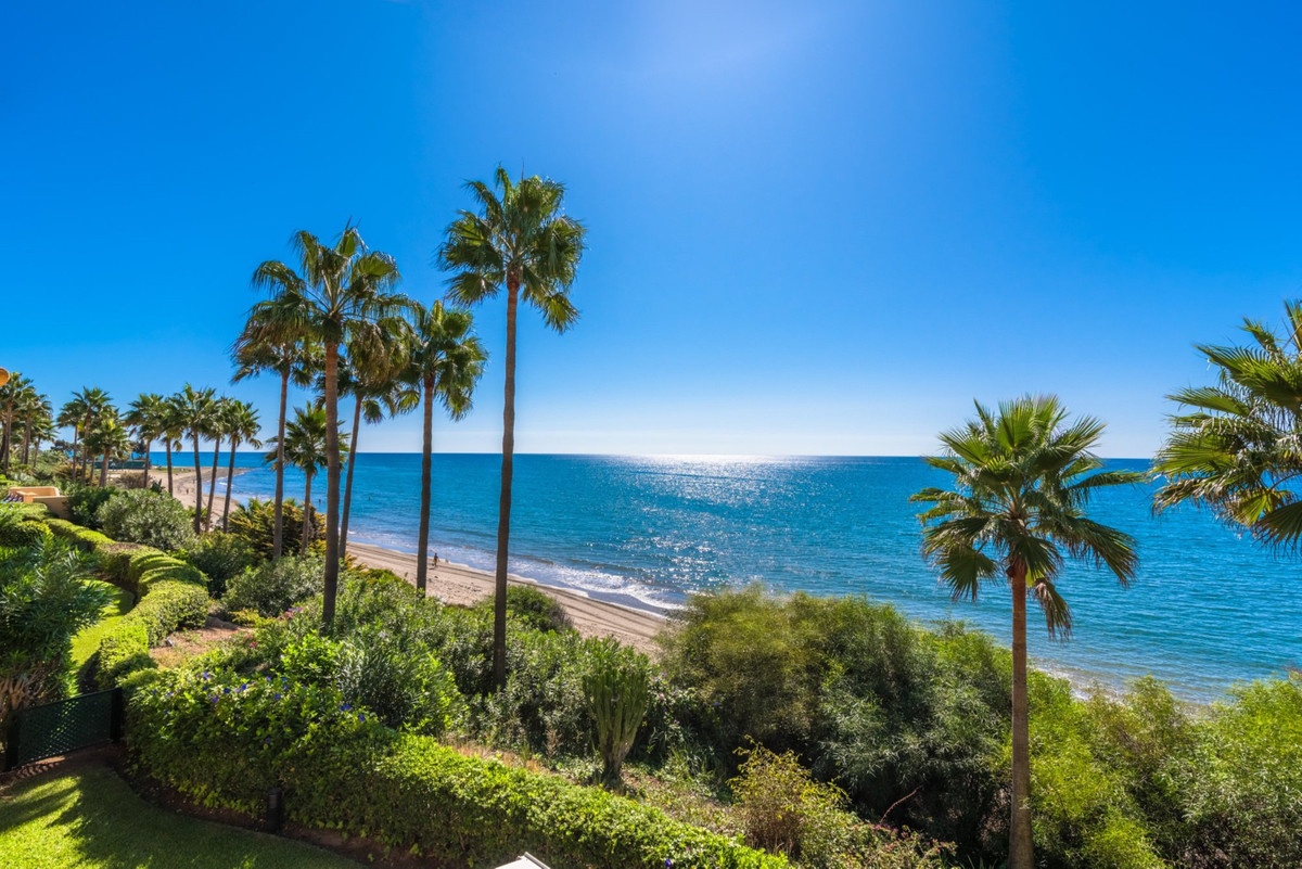 5 Bed Apartment for sale in Río Real Costa Del Sol, Málaga, Spain