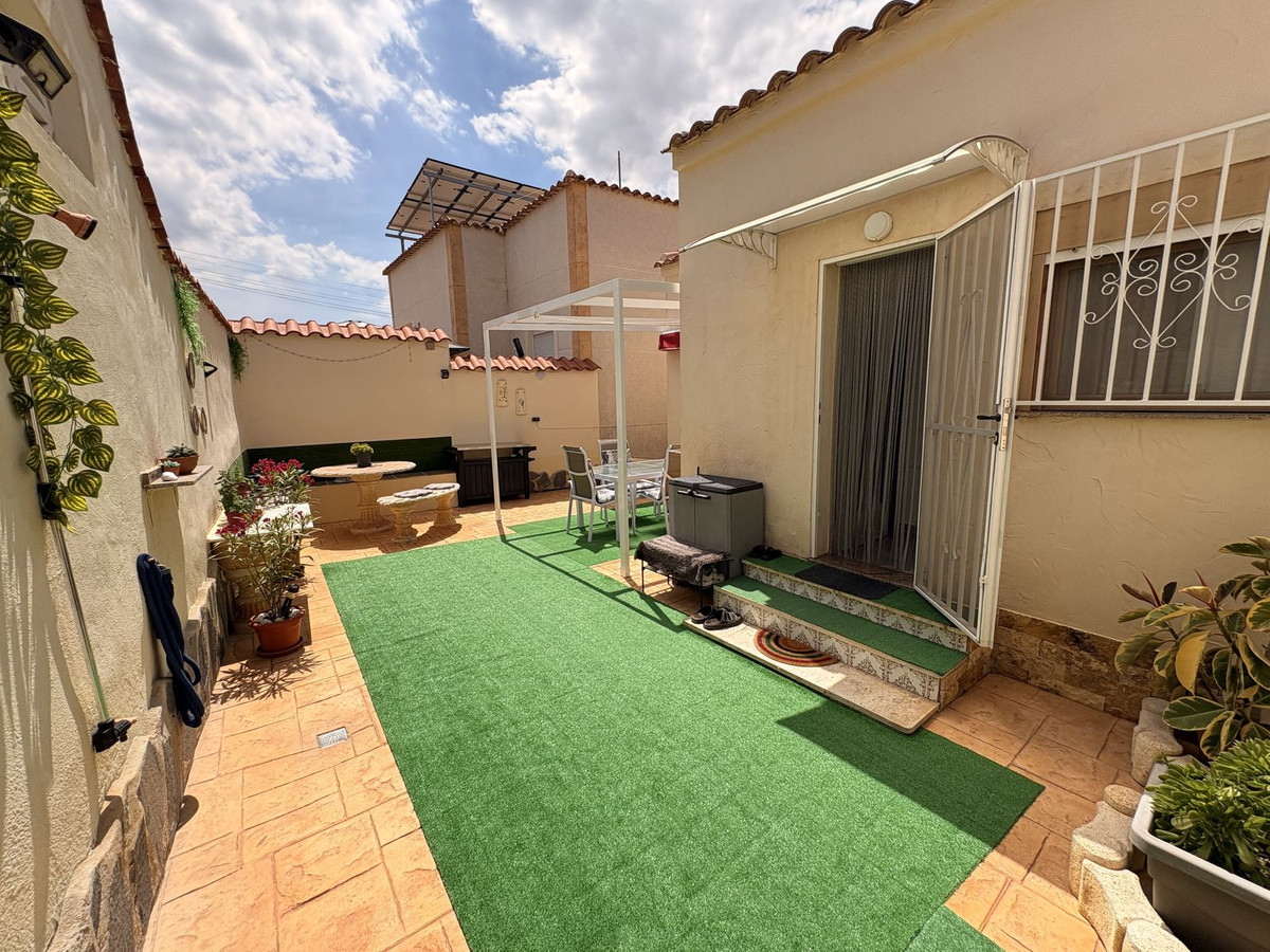 Se vende Villa - Chalet de 3 dormitorios en Costa Blanca, Alicante, España