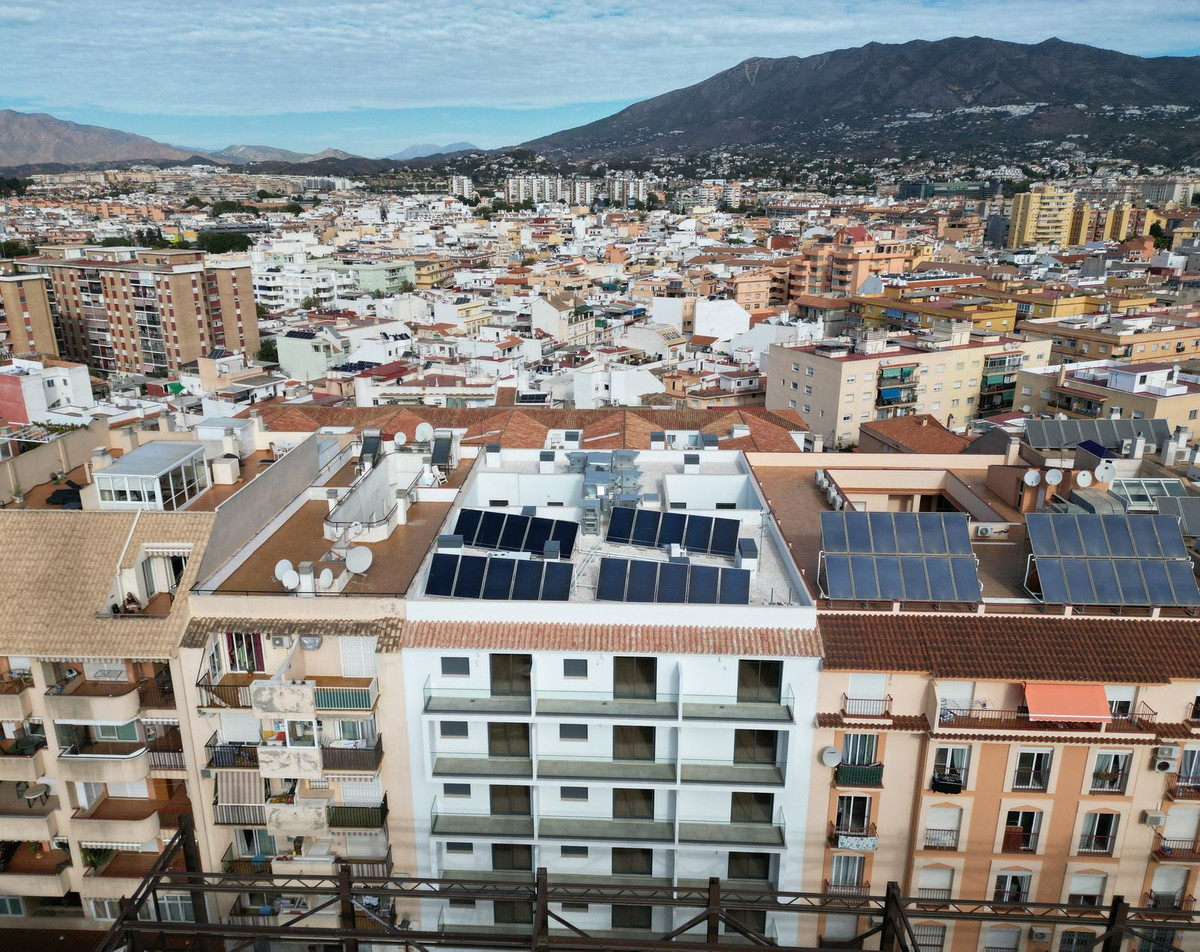2 Bed Apartment for sale in Fuengirola Costa Del Sol, Málaga, Spain