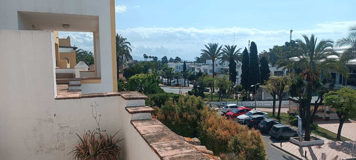 3 Bed Apartment for sale in Guadalmina Alta Costa Del Sol, Málaga, Spain