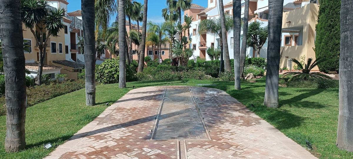 3 Bed Apartment for sale in Guadalmina Alta Costa Del Sol, Málaga, Spain
