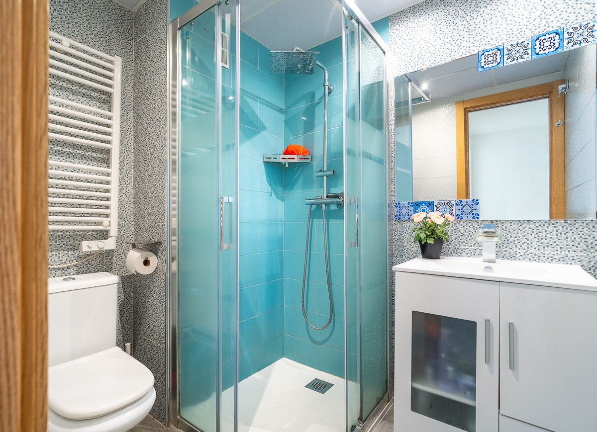 Se vende Apartamento Planta Media de 3 dormitorios en Costa Del Sol, Málaga, España