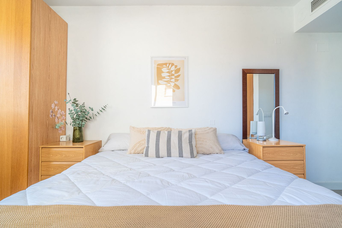 Se vende Apartamento Planta Media de 3 dormitorios en Costa Del Sol, Málaga, España