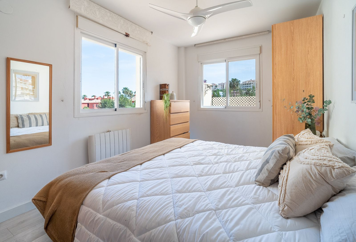 Se vende Apartamento Planta Media de 3 dormitorios en Costa Del Sol, Málaga, España
