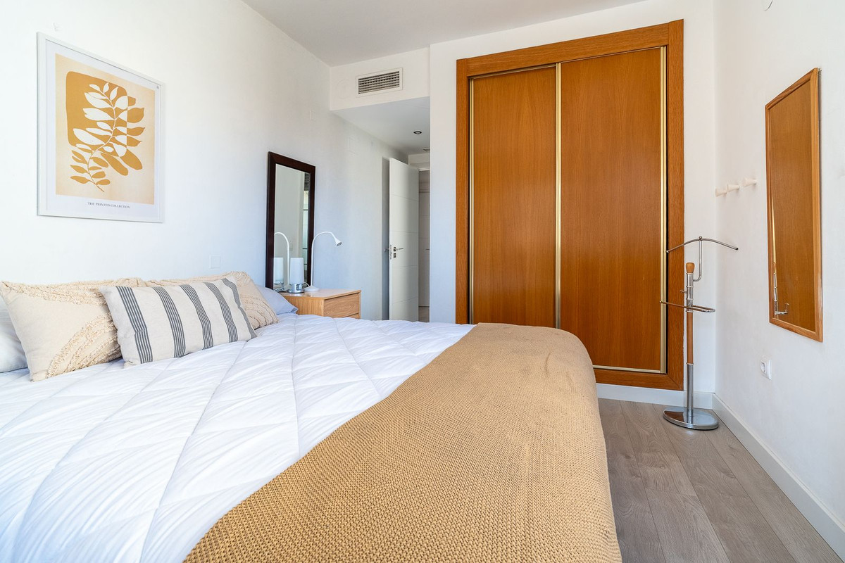 Se vende Apartamento Planta Media de 3 dormitorios en Costa Del Sol, Málaga, España