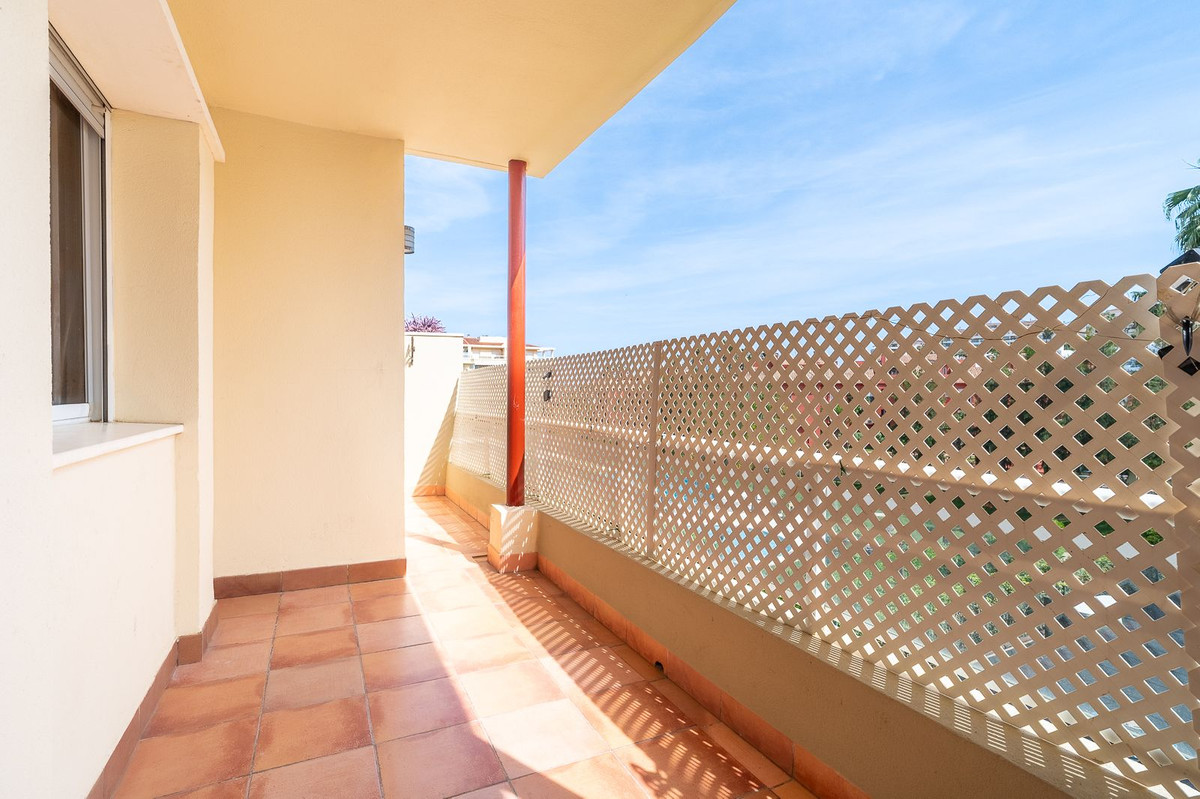 Se vende Apartamento Planta Media de 3 dormitorios en Costa Del Sol, Málaga, España