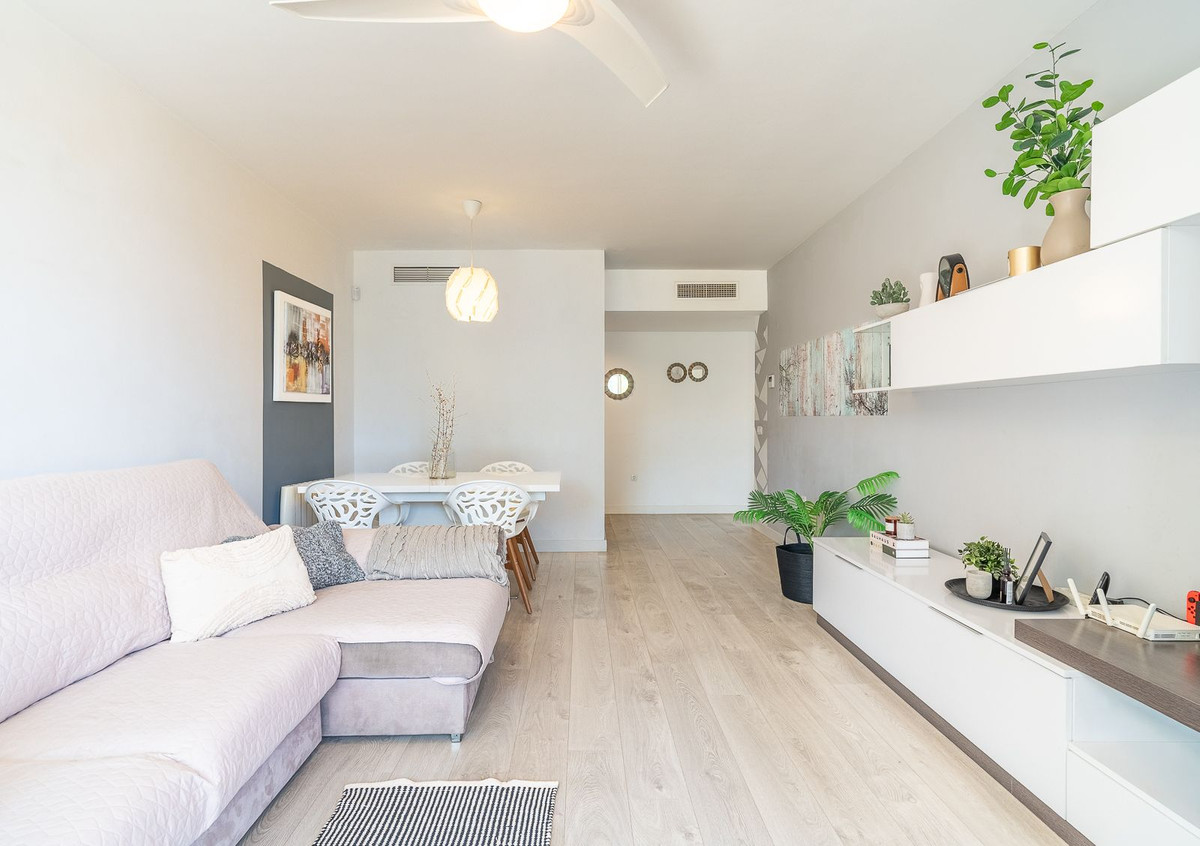 Se vende Apartamento Planta Media de 3 dormitorios en Costa Del Sol, Málaga, España