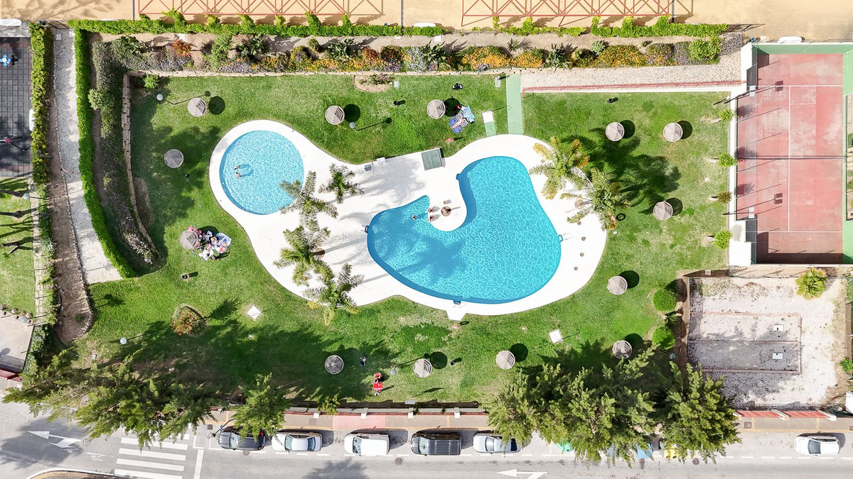 Se vende Apartamento Planta Media de 3 dormitorios en Costa Del Sol, Málaga, España