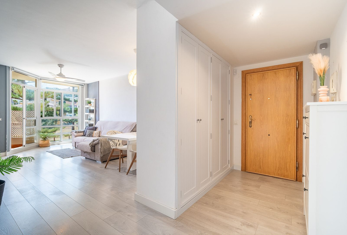 Se vende Apartamento Planta Media de 3 dormitorios en Costa Del Sol, Málaga, España