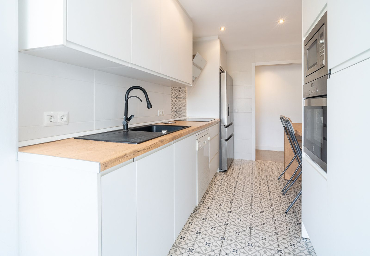Se vende Apartamento Planta Media de 3 dormitorios en Costa Del Sol, Málaga, España