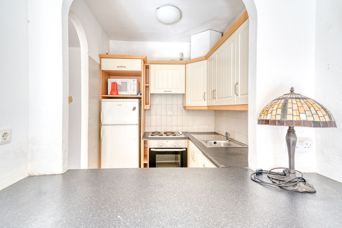 2 Bed Apartment for sale in The Golden Mile Costa Del Sol, Málaga, Spain