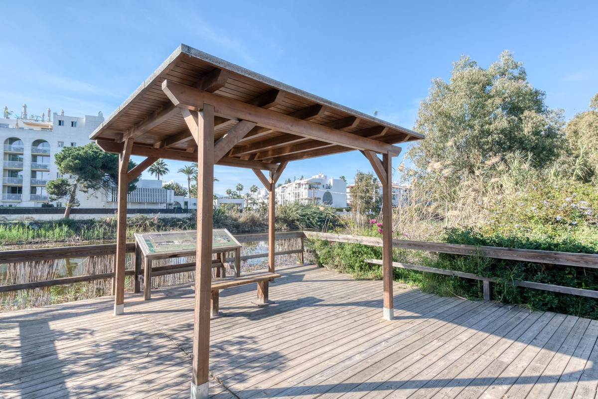 2 Bed Apartment for sale in The Golden Mile Costa Del Sol, Málaga, Spain