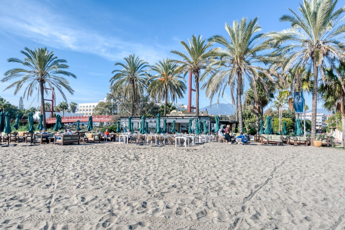 2 Bed Apartment for sale in The Golden Mile Costa Del Sol, Málaga, Spain
