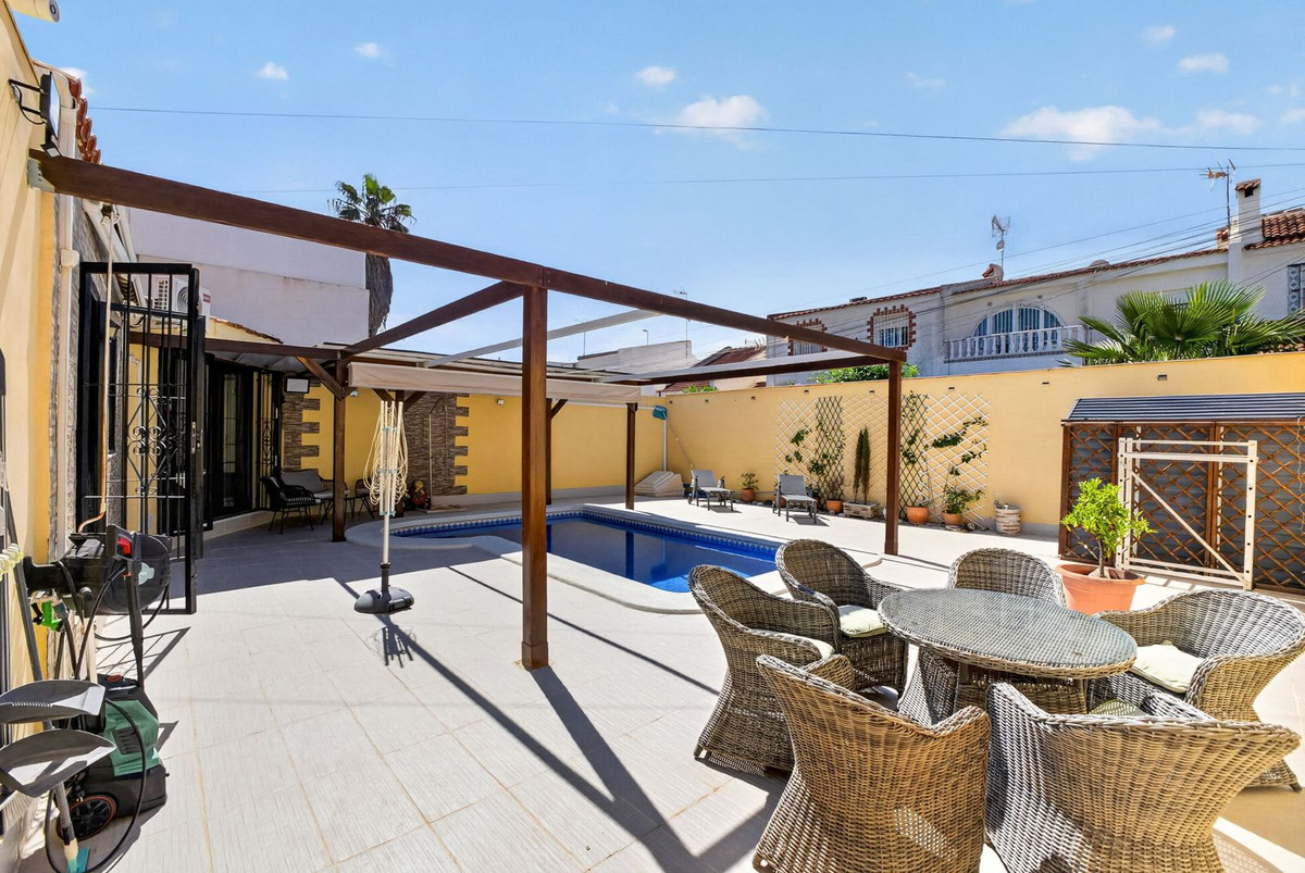 Se vende Pareada de 3 dormitorios en Costa Blanca, Alicante, España
