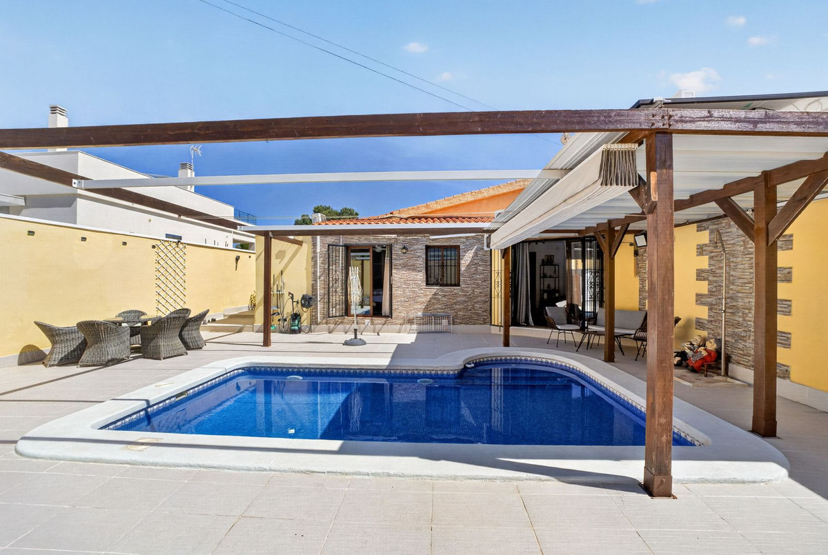 Se vende Pareada de 3 dormitorios en Costa Blanca, Alicante, España