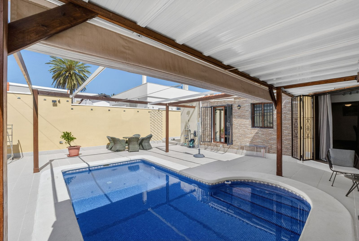 Se vende Pareada de 3 dormitorios en Costa Blanca, Alicante, España