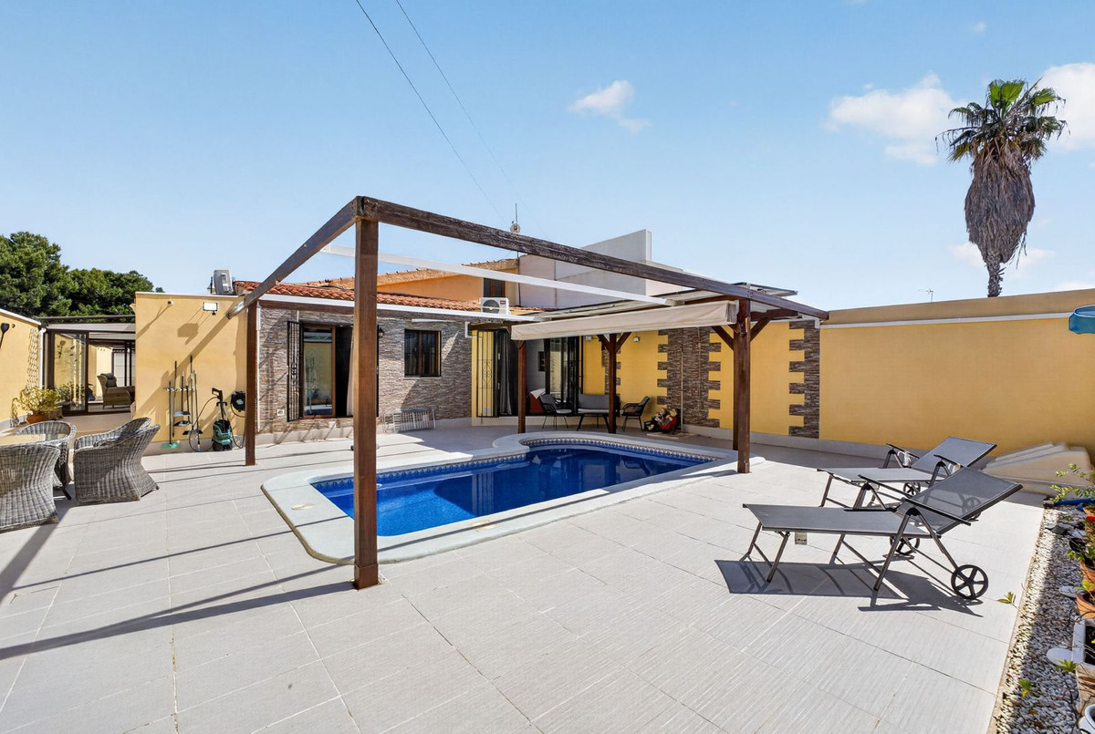 Se vende Pareada de 3 dormitorios en Costa Blanca, Alicante, España