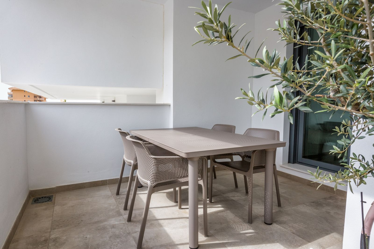 Se vende Apartamento Planta Media de 2 dormitorios en Costa Del Sol, Málaga, España