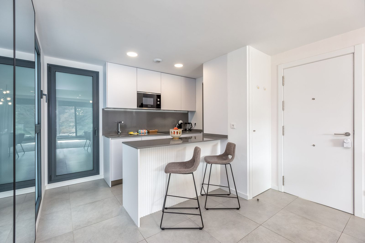 Se vende Apartamento Planta Media de 2 dormitorios en Costa Del Sol, Málaga, España
