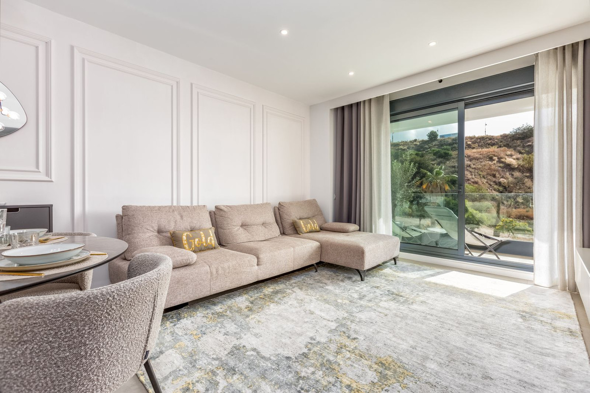 Se vende Apartamento Planta Media de 2 dormitorios en Costa Del Sol, Málaga, España