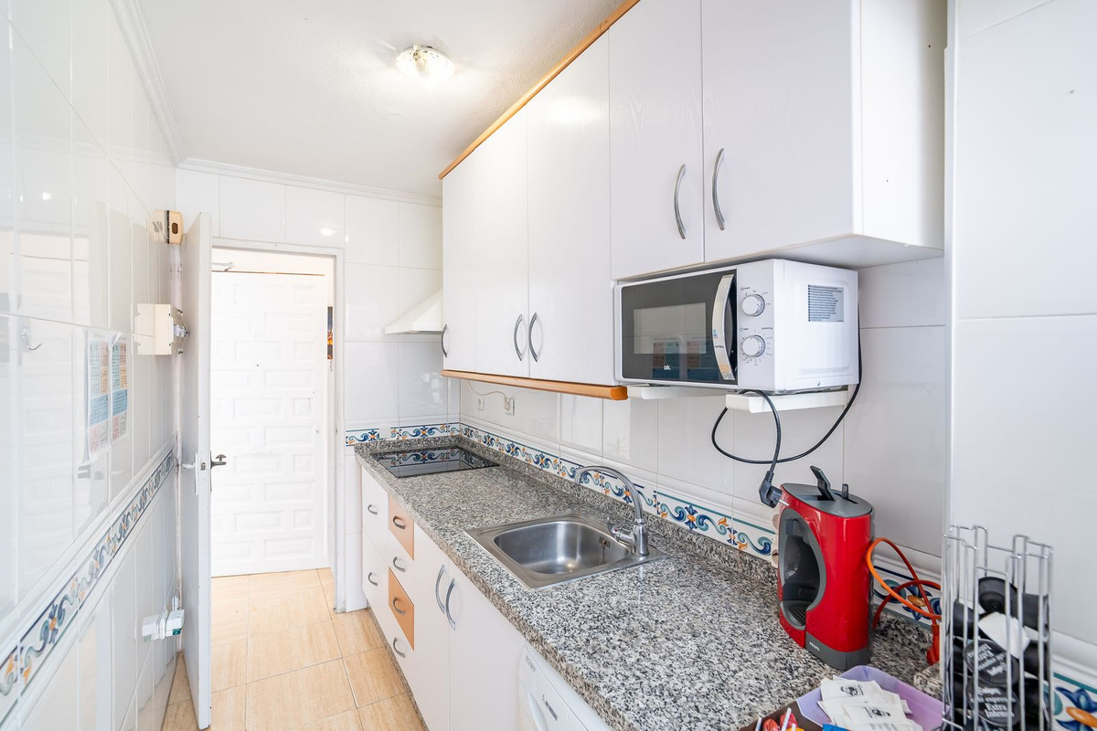 2 Bed Apartment for sale in Fuengirola Costa Del Sol, Málaga, Spain