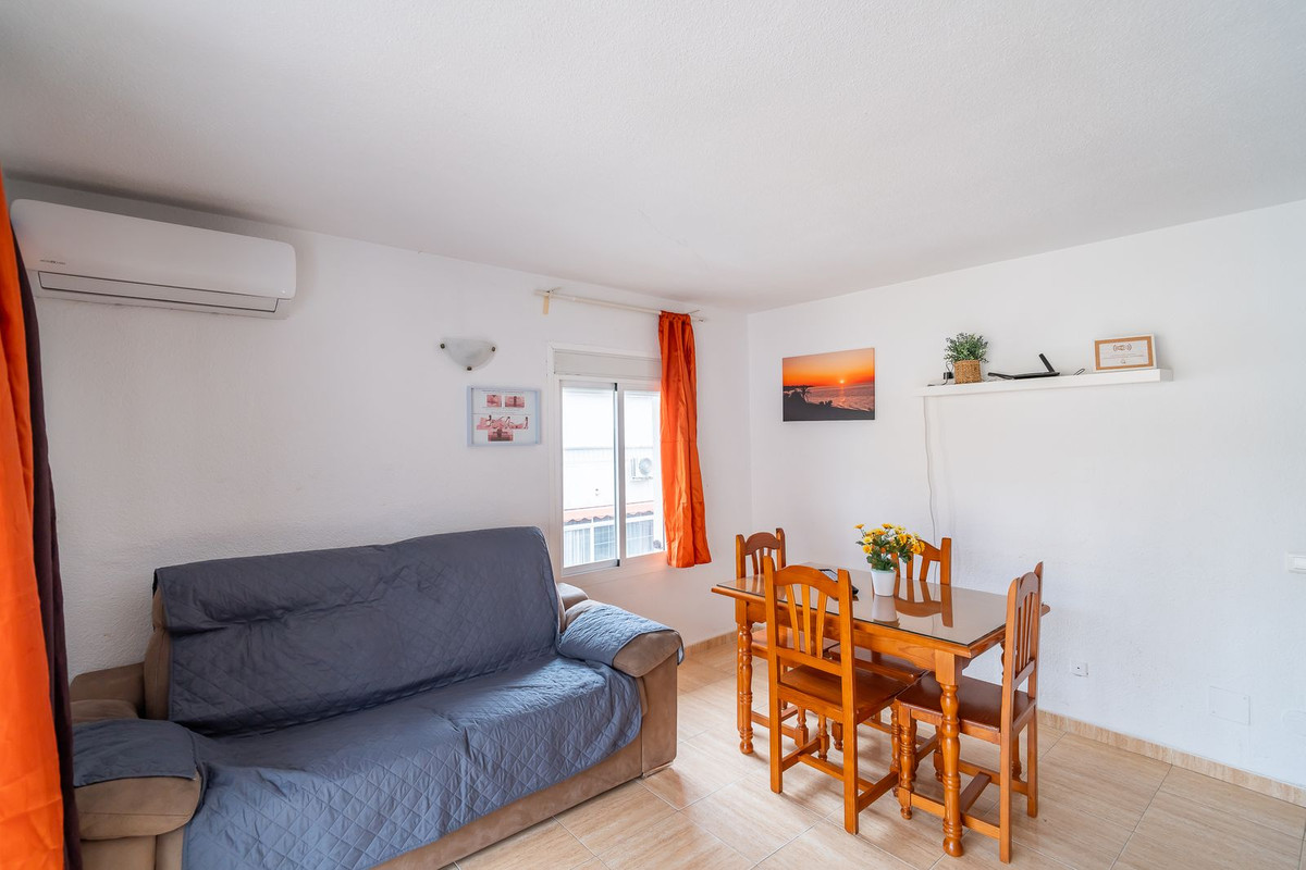 2 Bed Apartment for sale in Fuengirola Costa Del Sol, Málaga, Spain