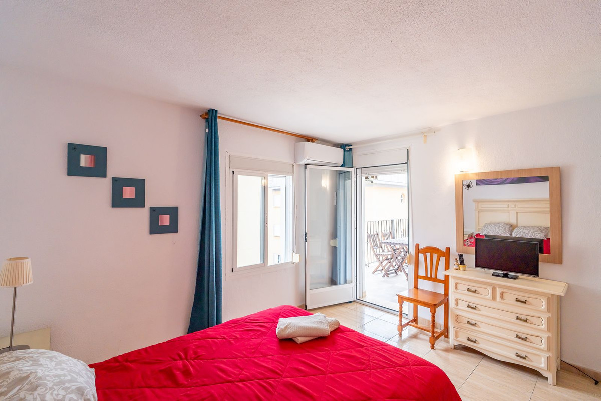 2 Bed Apartment for sale in Fuengirola Costa Del Sol, Málaga, Spain