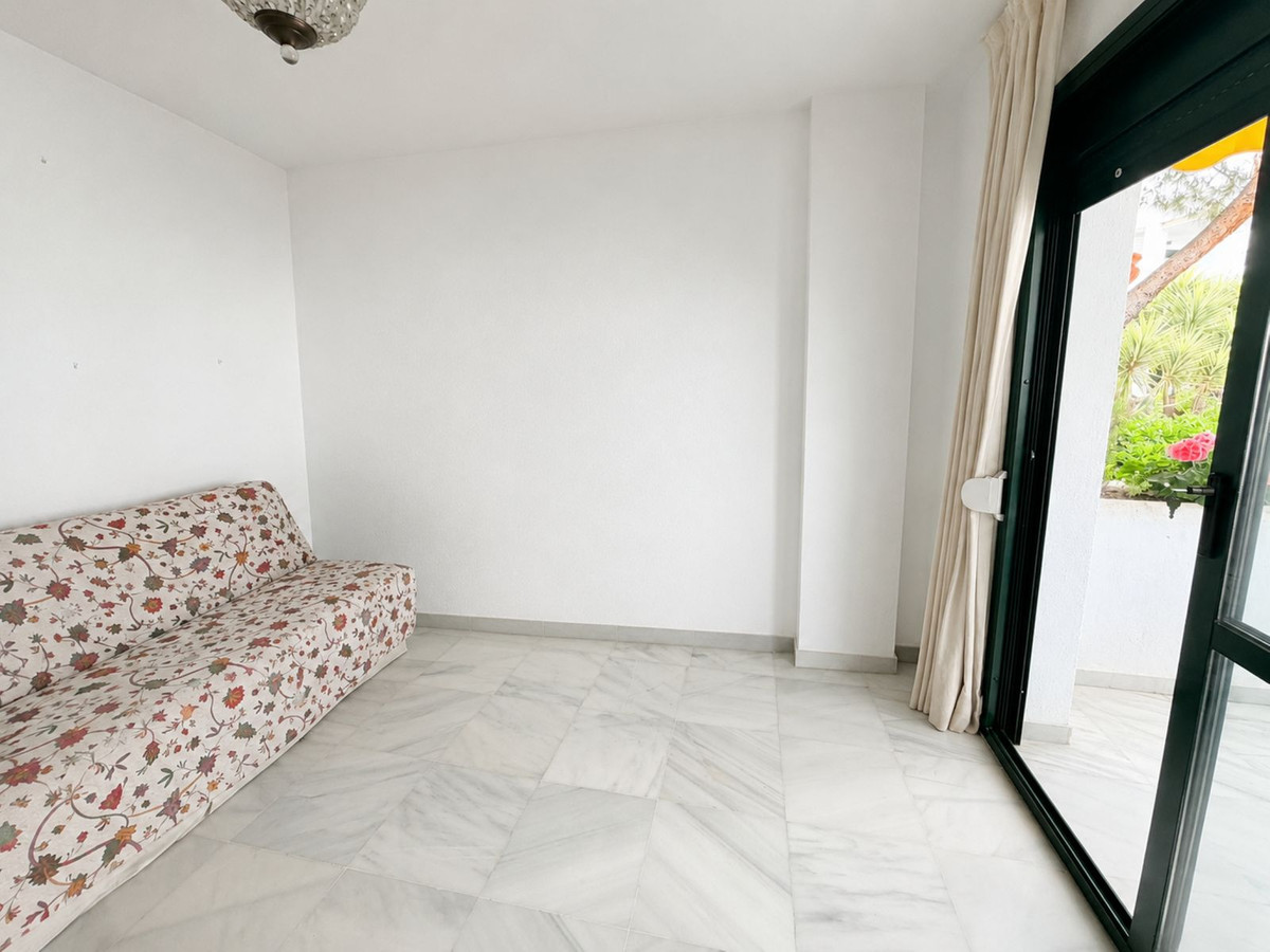 Se vende Apartamento Planta Media de 2 dormitorios en Costa Del Sol, Málaga, España