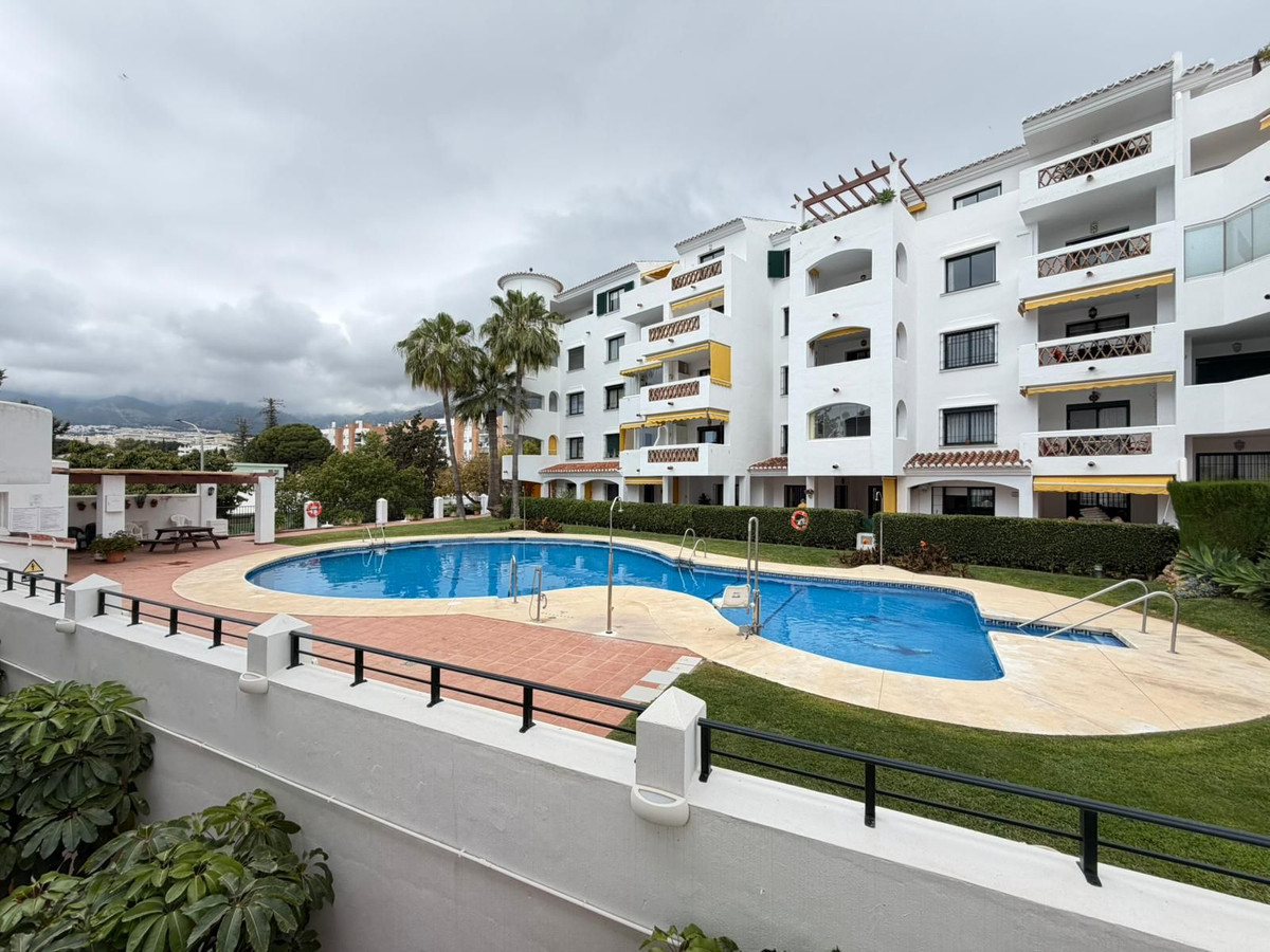 Se vende Apartamento Planta Media de 2 dormitorios en Costa Del Sol, Málaga, España