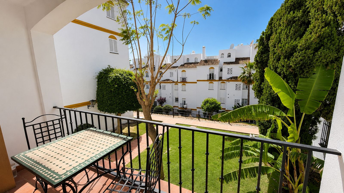 2 Bed Apartment for sale in Atalaya Costa Del Sol, Málaga, Spain