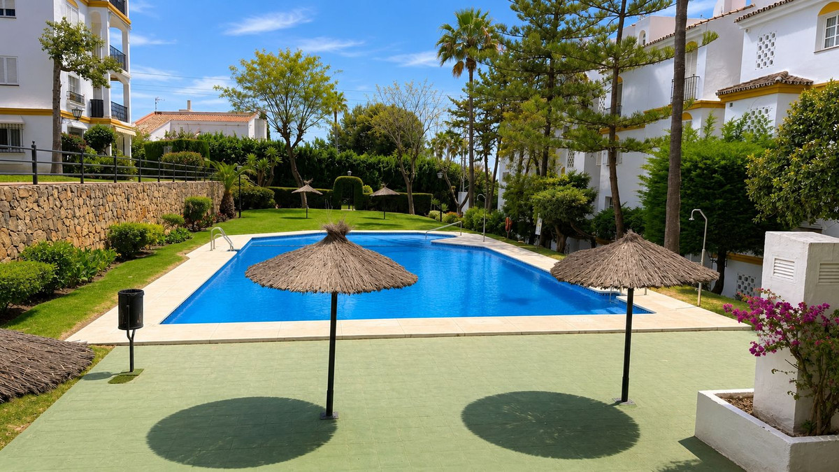 2 Bed Apartment for sale in Atalaya Costa Del Sol, Málaga, Spain